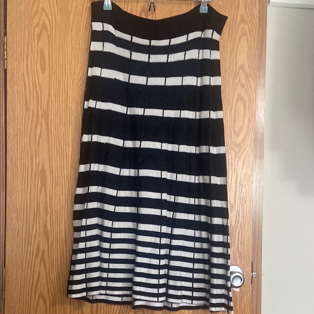 Cato Black and White Pleated A-Line Skirt